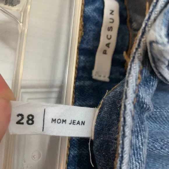 Pacsun Mom Jeans in Size 28 Woman’s - Picture 2 of 2